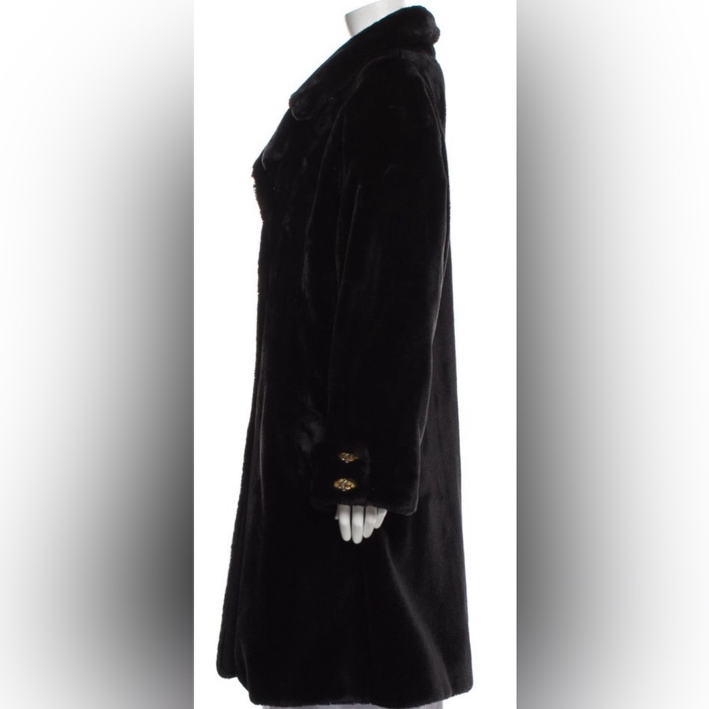 ST. John. Faux Fur coat - Picture 3 of 6